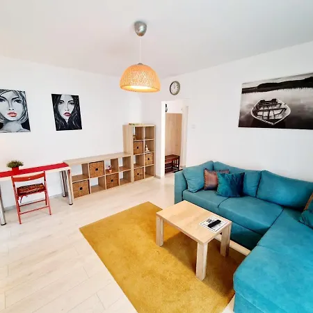 - Universitate Apartment *