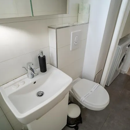 Downtown, Ideal For Longer Stays, Family Friendly - Nb73a *