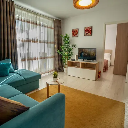 - Universitate Apartment