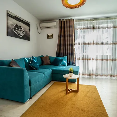 - Universitate Apartment *