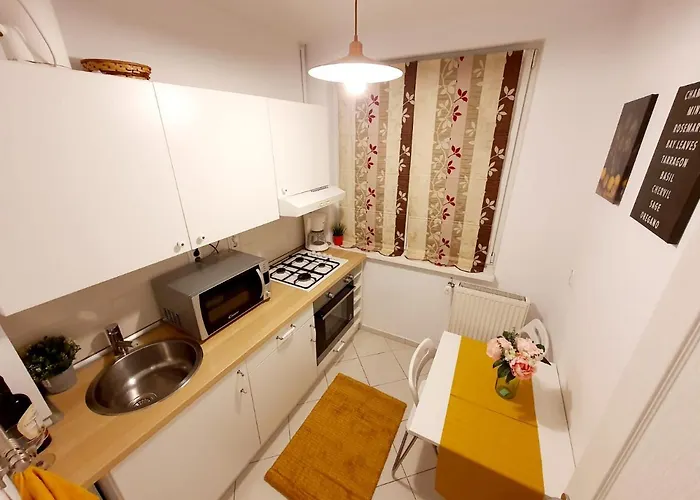 Downtown, Ideal For Longer Stays, Family Friendly - Nb73a 아파트 부쿠레슈티